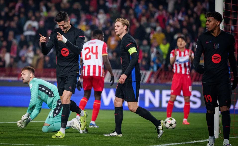 El delantero Robert Lewandowski marcó un doblete ante el Estrella Roja