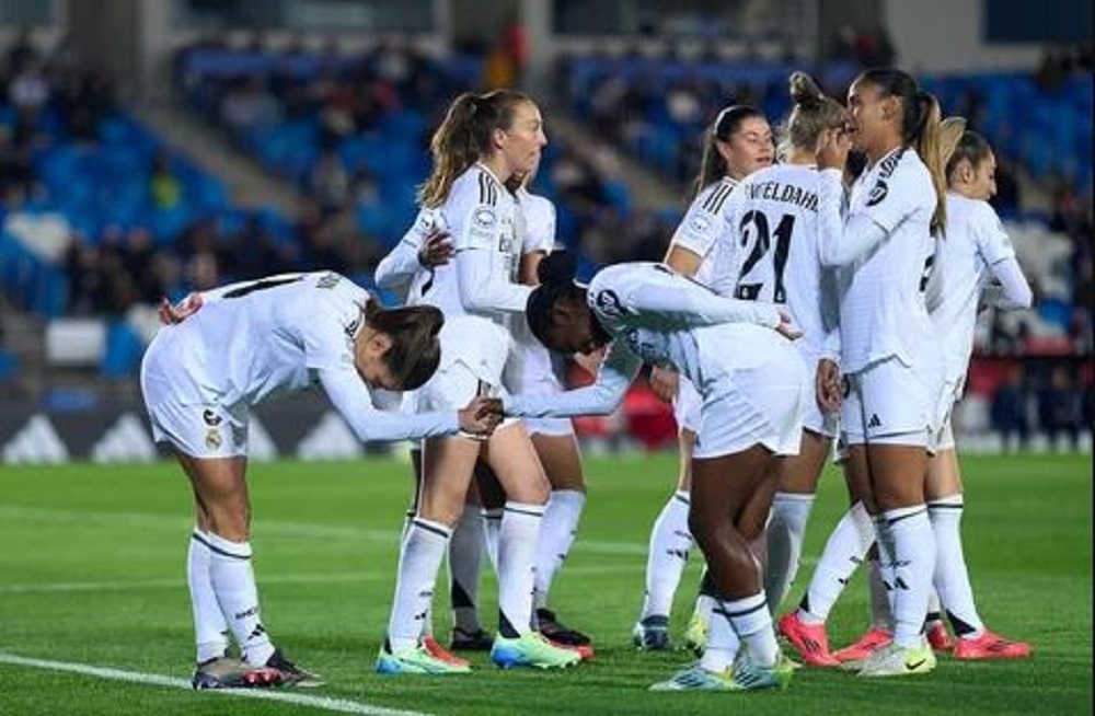 Las jugadoras del Real Madrid celebrando la victoria contra el Twente