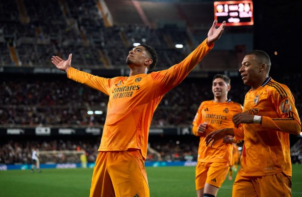 Jude Bellingham celebrando su gol ante el Valencia